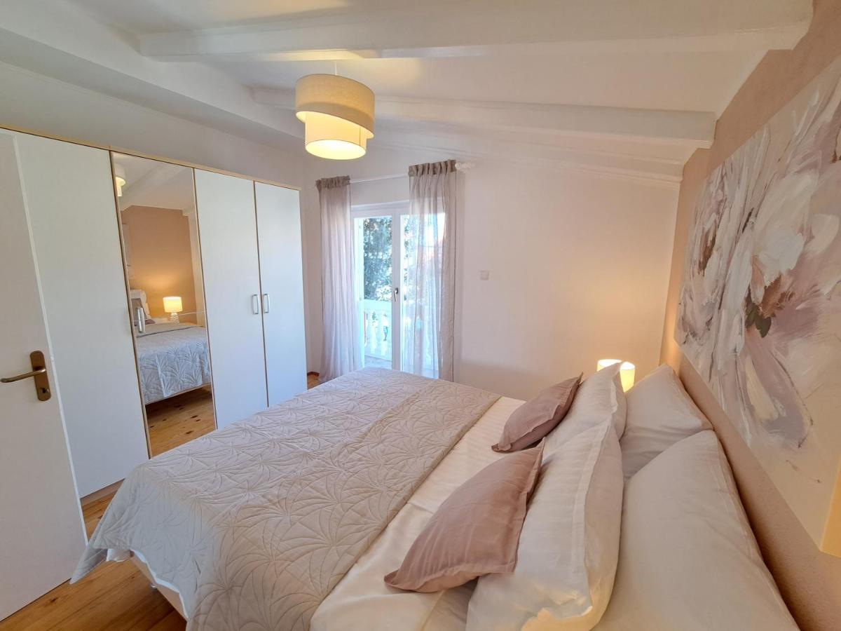 Apartment Nicole Jezera